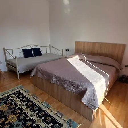 Apartamento The Writers' Neighbor Tirana